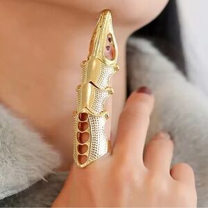 Halloween gothic skull Finger Armor Ring 
Adjustable